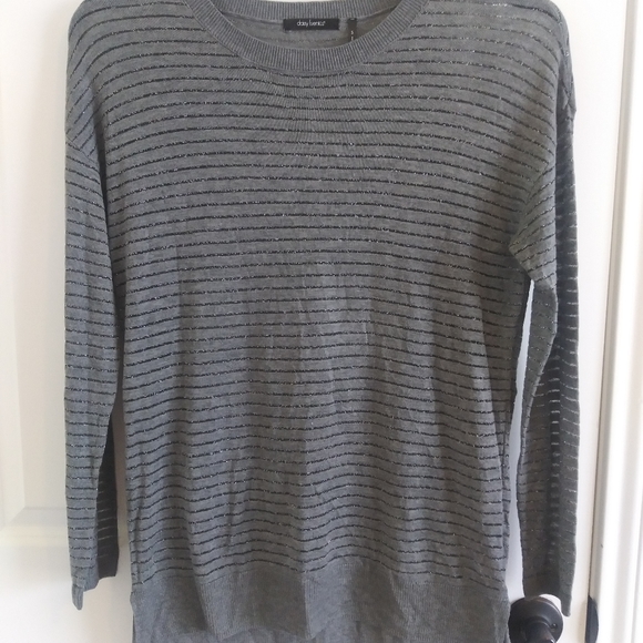 sweater blouse daisy fuentes size S gray color wit - Picture 2 of 6